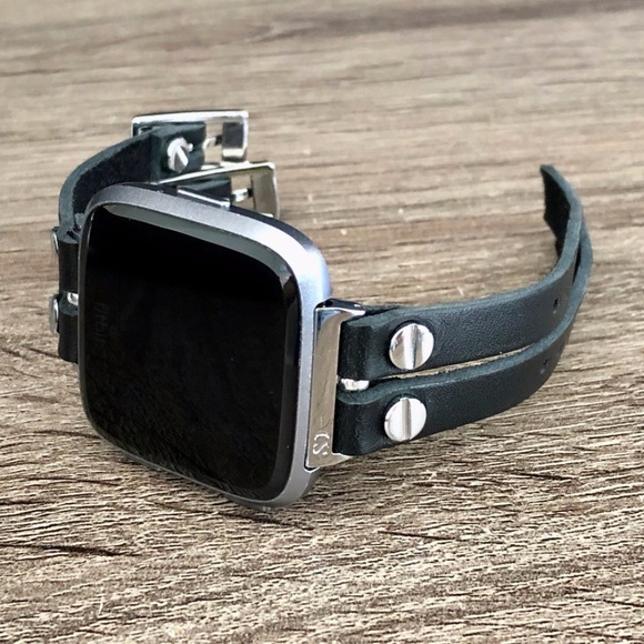Fitbit Versa 2 Black Leather Double Strap Bracelet main image 8